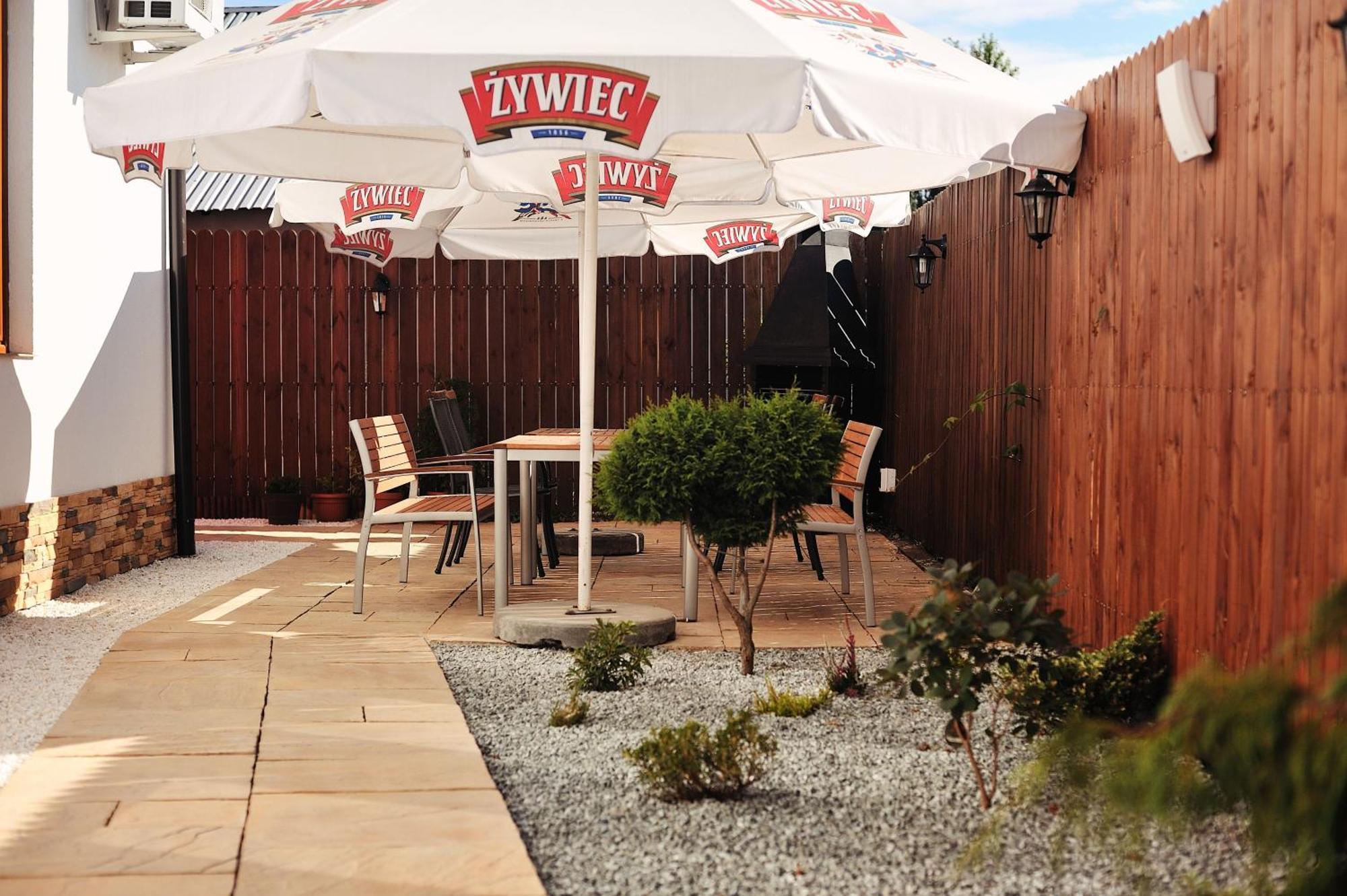 Hotel Restauracja Twist 크로스노 외부 사진